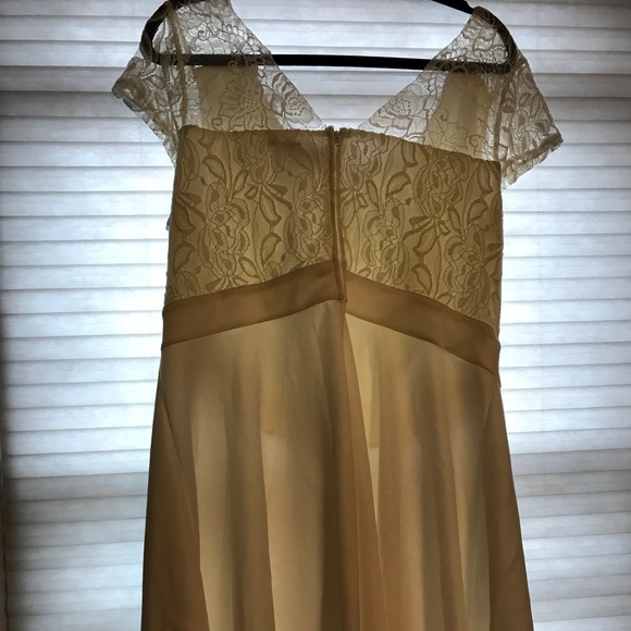 White lace cap sleeved dress. 16w by Trixxi - Picture 4 of 4